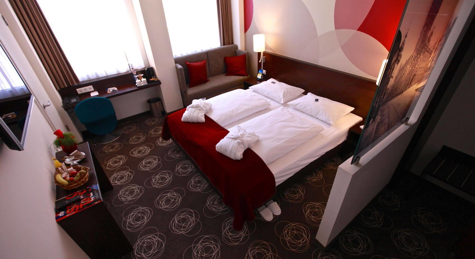 Webers - Das Hotel Im Ruhrturm Essen Zewnętrze zdjęcie