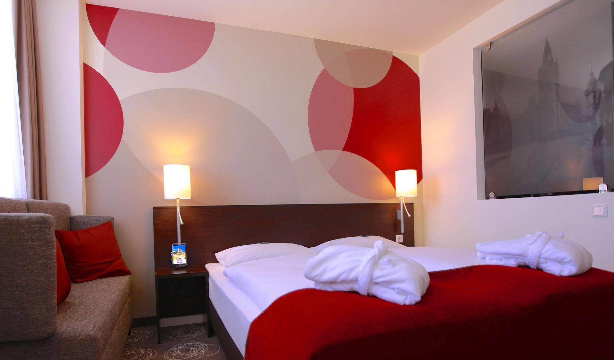 Webers - Das Hotel Im Ruhrturm Essen Zewnętrze zdjęcie