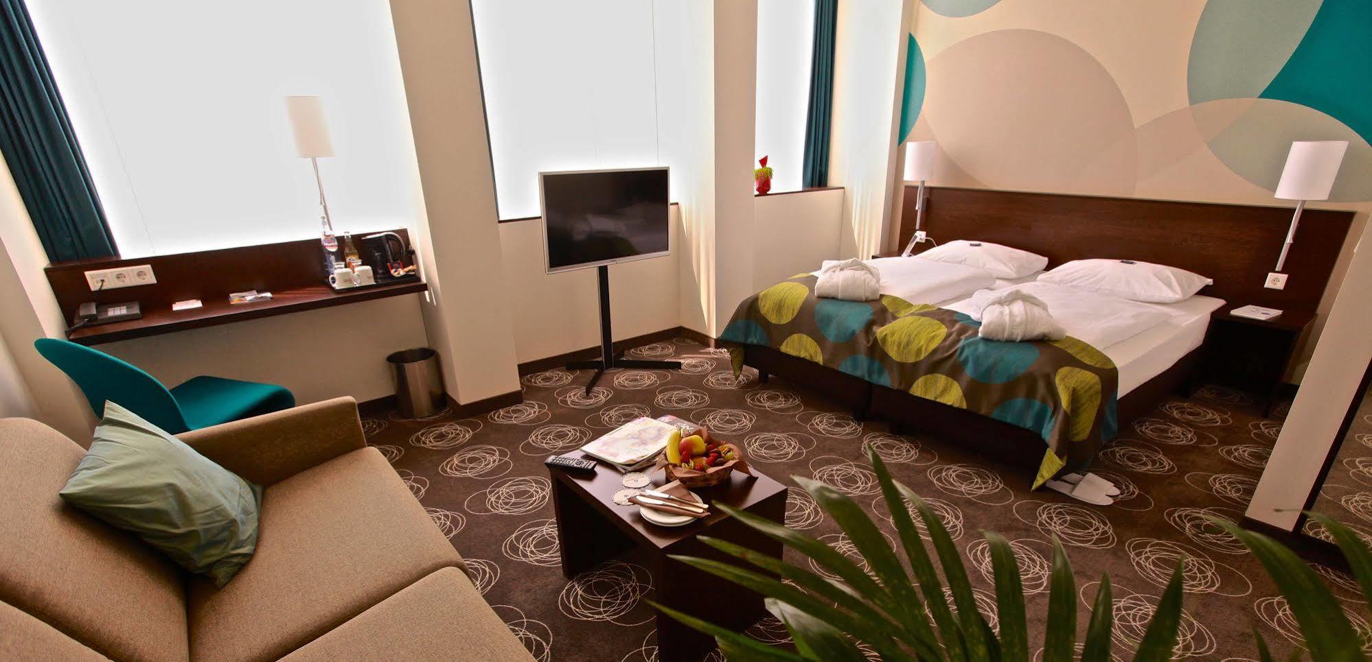 Webers - Das Hotel Im Ruhrturm Essen Zewnętrze zdjęcie